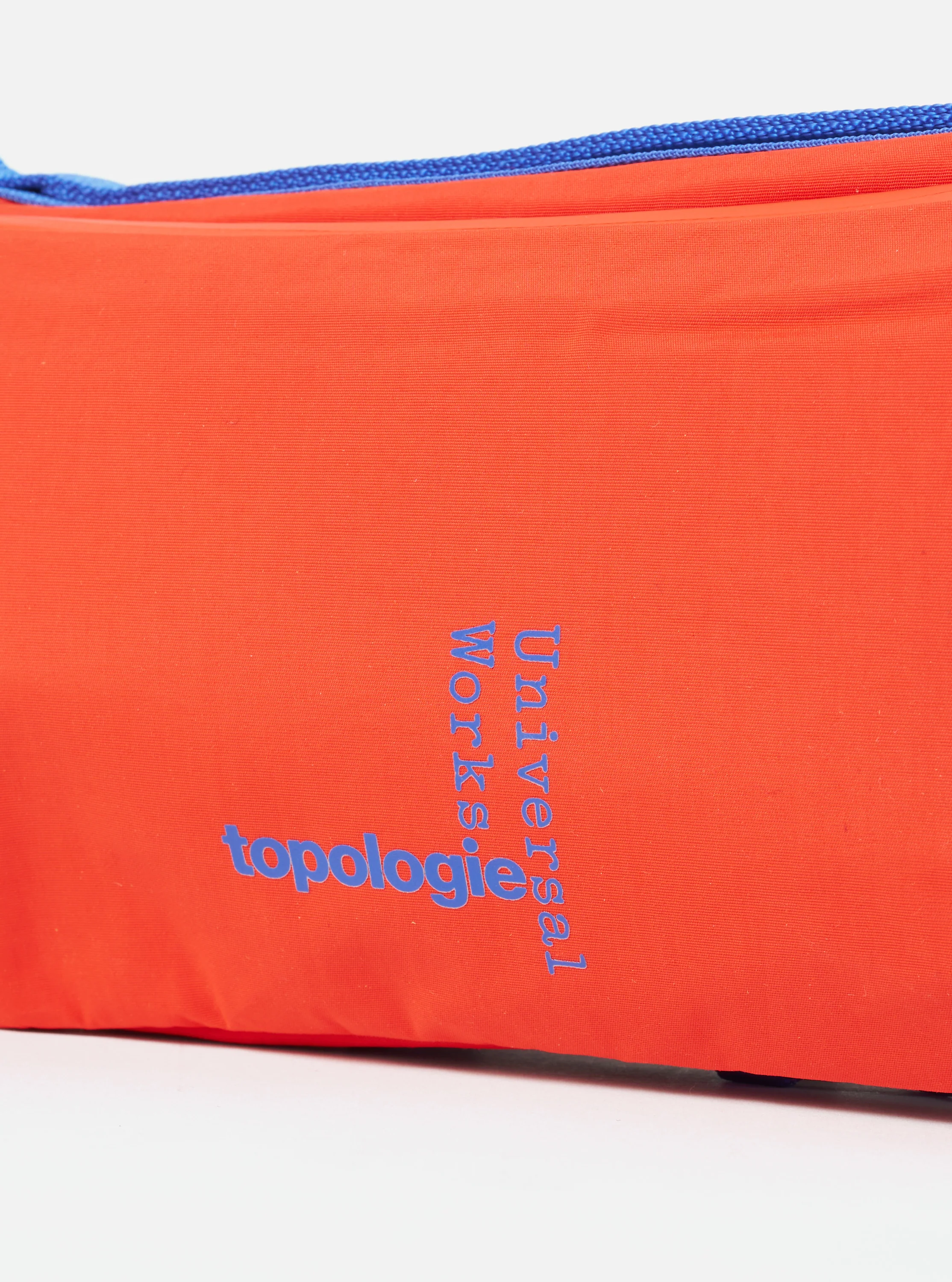 Topologie x Universal Works Red UW Tech Bottle Sacoche Medium - Image 3